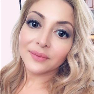 Meet your Posher, Peggy